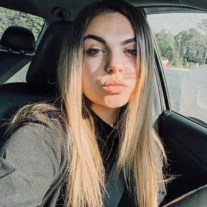 Meet your Posher, Mallory